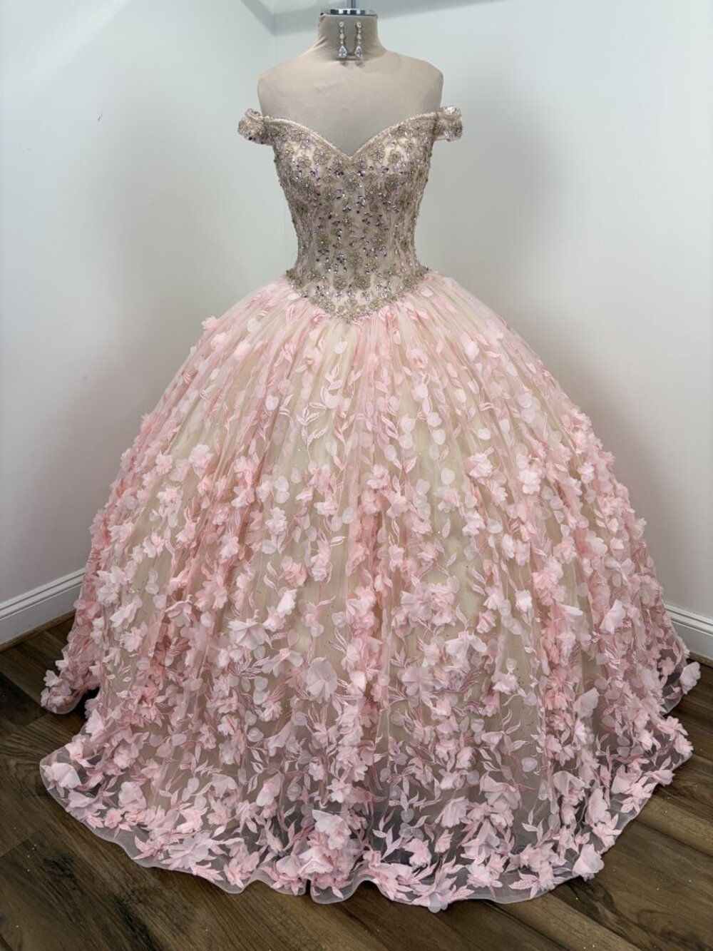 ✨ BOUTIQUE STEAL! Tiffany 26990 Quinceañera Dress Blush/Cham